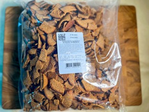 Бастони палочки свиные классические: Гренки черные со вкусом буженины