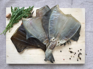 Форель паутинка: Камбала камчатская вяленая без икры
