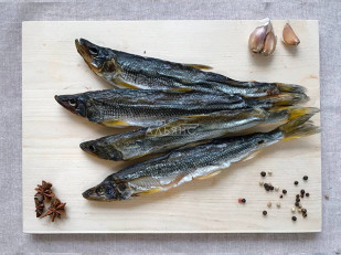 Форель паутинка: Корюшка вяленая без икры