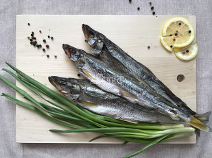 Форель паутинка: Корюшка вяленая с икрой