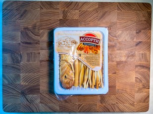 Фрайчизы со вкусом чеснок (100 гр.): Сыр Чечил АССОРТИ 150гр