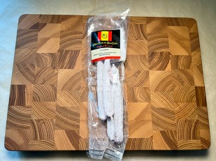 Чипсы из лаваша: Колбаски сыровяленые Mini Fuet 