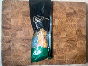 Колбаски МИНИ с сыром с/к (100 гр): Сыр 100 гр ГОРНЫЙ СЫРОВАР (Косичка копчёная)