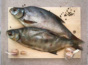 Форель паутинка: Лещ цимлянский вяленый